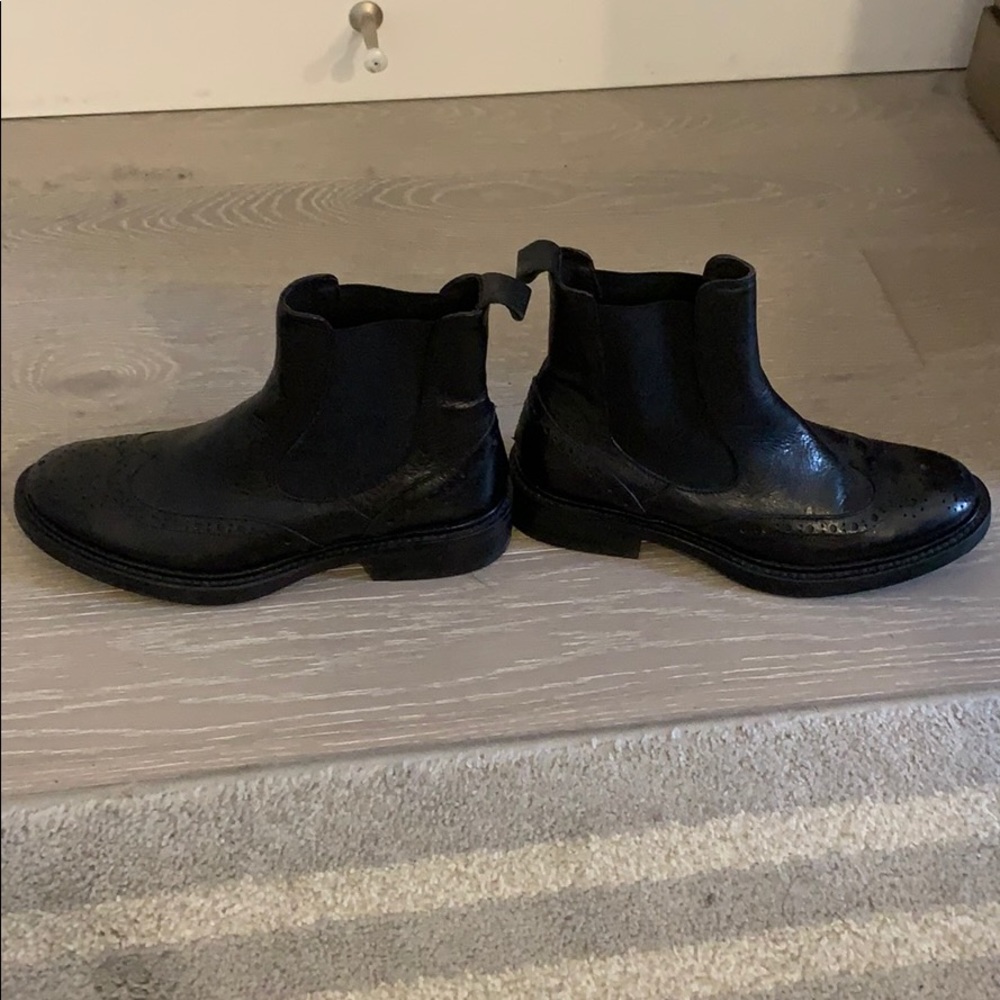 Black short biker boot